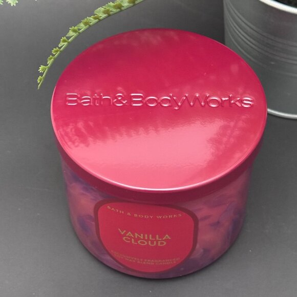 BBW Vanilla Cloud Bath & Body Works 3 Wick Candle - Picture 5 of 10